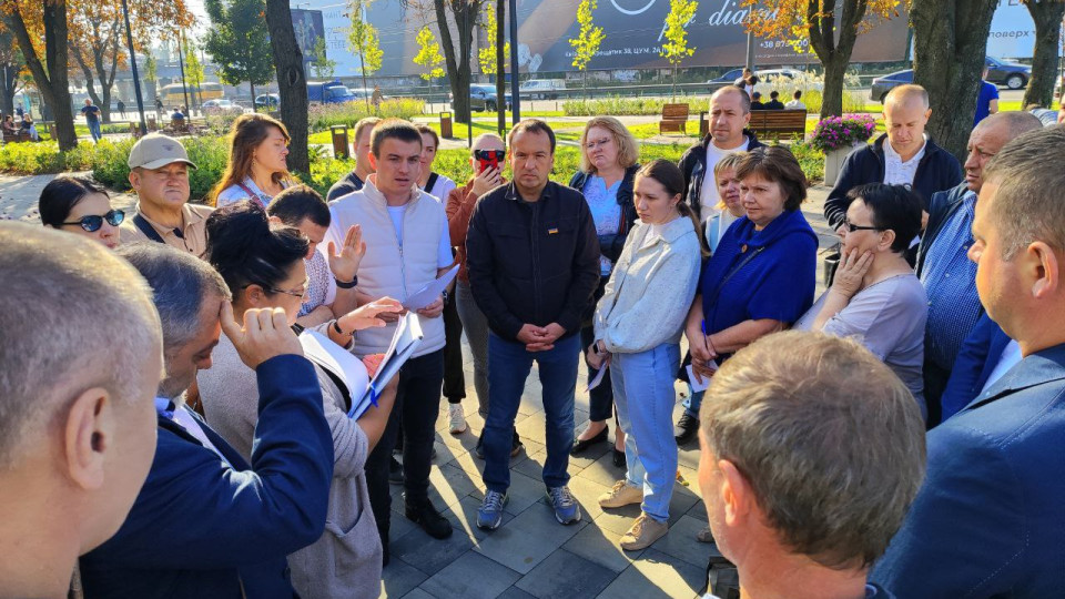 В Киеве возле станций метро «Лукьяновская» и «Дорогожичи» демонтируют МАФы