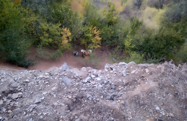 На Дніпропетровщині з рудного кар’єру врятували двох дівчат, фото