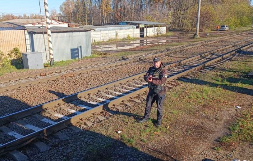 В Киевской области электропоезд сбил 17-летнего парня, который перебегал пути