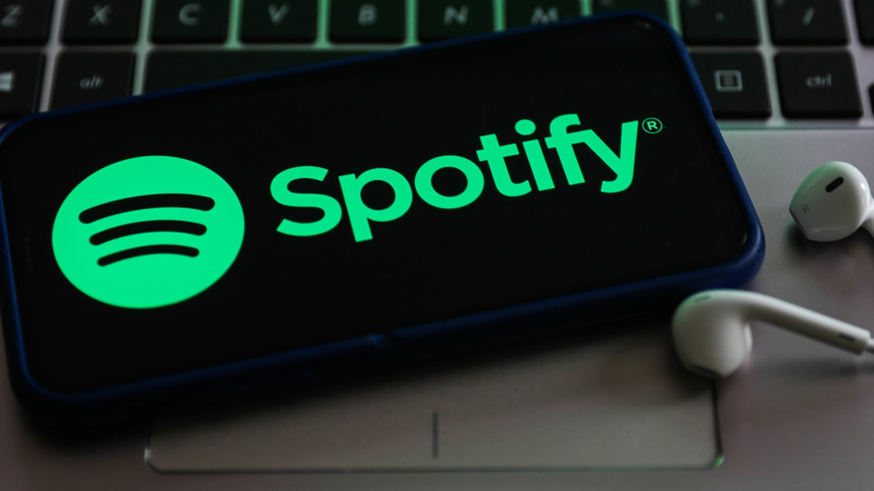 Spotify за допомогою штучного інтелекту рекомендуватиме користувачам подкасти та аудіокниги