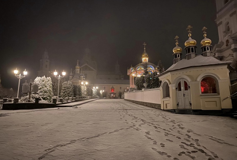 Запад Украины засыпает первым снегом: фото и видео