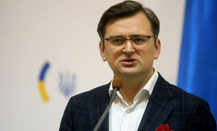 Кулеба різко відреагував на пропозиції віддати частину України в обмін на членство в НАТО