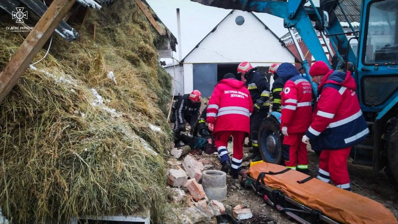 Под Киевом произошел взрыв газа в доме: два человека оказались под завалами, есть жертва