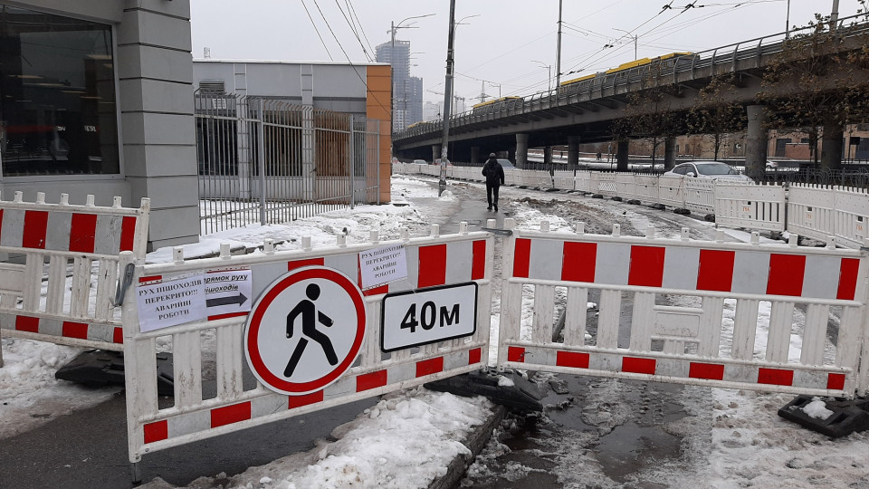 Просадка грунта возле метро «Демеевская» состоялась еще до закрытия станций, — КГГА