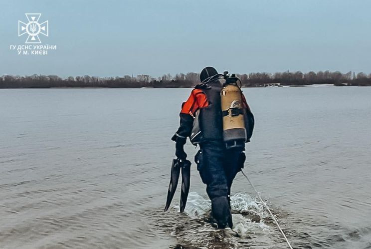 Трагедия в Киеве: на воде погиб рыбак