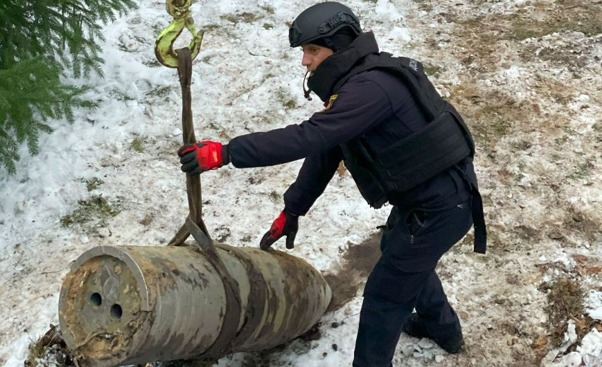 У Києві знешкодили бойову частину російської ракети «Кинжал», фото