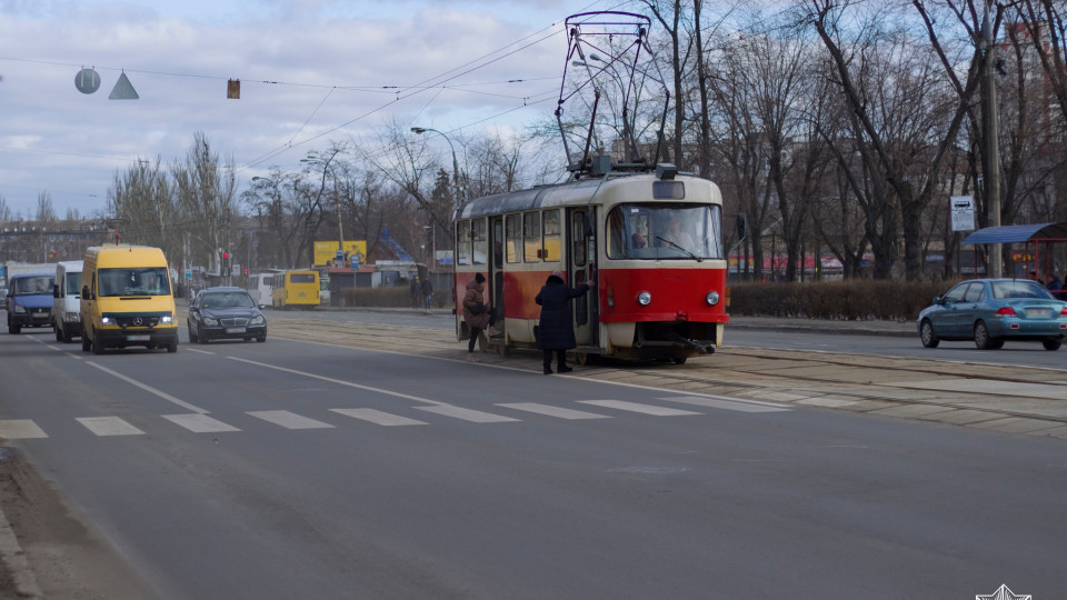 Як уникнути ДТП на трамвайних зупинках, – поради водіям від патрульних