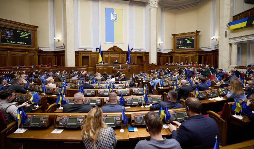 Відстрочку пропонується залишити лише тим батькам, які отримали рішення суду про самостійне виховання дитини до 24 лютого 2022 року – поправки до законопроекту про мобілізацію