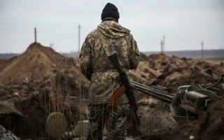 Військовослужбовці перебувають під обстрілами, але не отримують 100 тисяч грн: що вирішив суд