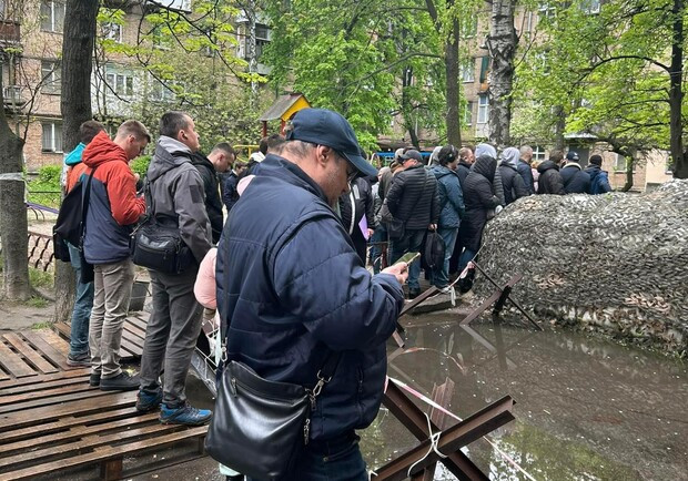 Возле ТЦК сейчас образовались очереди, но они работают 24/7, так что можно прийти в любое время, — Сухопутные войска