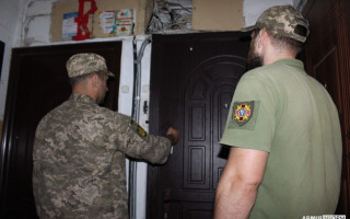 Апеляційний адмінсуд скасував постанову ТЦК про притягнення чоловіка до відповідальності за неповідомлення в 7-денний строк ТЦК про зміну персональних даних – деталі