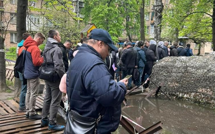 Черги біля ТЦК зросли, але це не добровольці, — речник Полтавського ТЦК Істомін