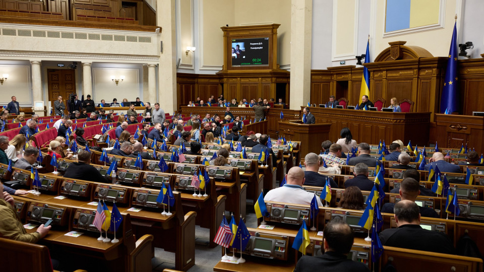 Комитет рекомендовал одобрить законопроект о повышении зарплаты госслужащим аппаратов отдельных судов