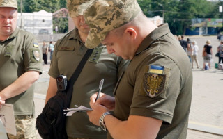 «Ловити» ухилянтів на вулиці незабаром буде непотрібно – все відображатиметься в електронному реєстрі, а штрафи зможуть виписати заочно