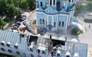 У Дніпрі на території храму сталася смертельна пожежа, фото