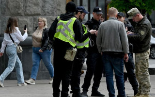 Хто має право вручати повістки на вулиці та як складається акт про відмову від повістки