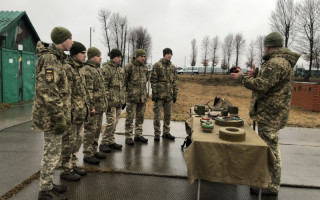 Верховна Рада ухвалила закон щодо підготовки учнів до військової служби, незалежно від статі