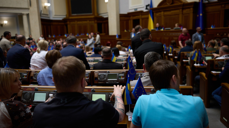 Верховна Рада вдосконалює адмінвідповідальність посадовців за порушення, пов’язані з використанням публічних коштів