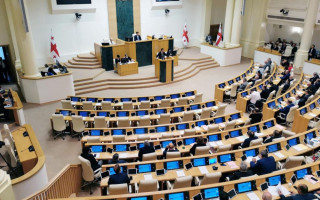 Парламент Грузії остаточно ухвалив закон про «іноагентів», подолавши вето президента Саломе Зурабішвілі