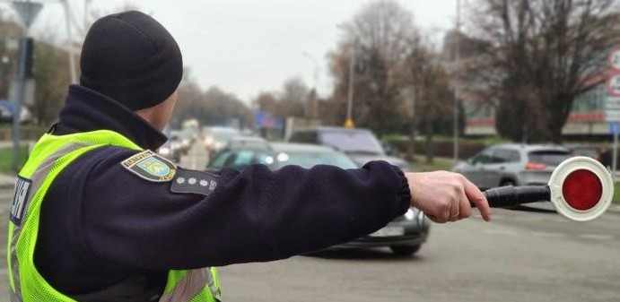 Кабмін вніс зміни щодо порядку огляду водіїв на предмет сп’яніння