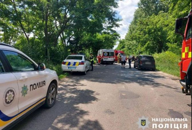 На Київщині сталася ДТП за участі маршрутки, є постраждалі