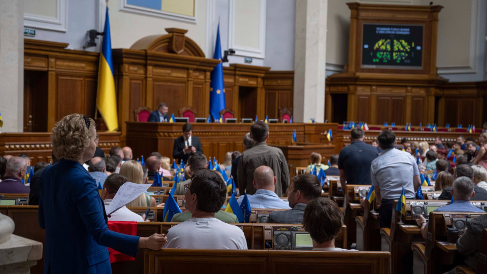 Прийняття закону щодо змін в процедурі звільнення корупціонерів від тюрми через угоди зі слідством – це вимога міжнародних партнерів