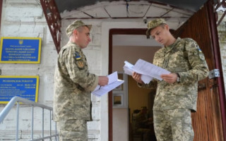 ТЦК не може «заднім числом» штрафувати чоловіків, які оновили дані, за непостановку на військовий облік у попередні роки