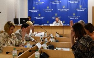 У суддів Київського окружного адміністративного суду буде по два помічники, але тимчасово – РСУ