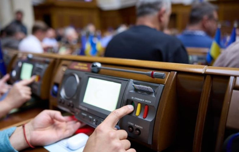 У Верховній Раді пропонують прибрати бюрократію при оформлення відстрочки на підставі догляду за особою з інвалідністю І чи ІІ групи