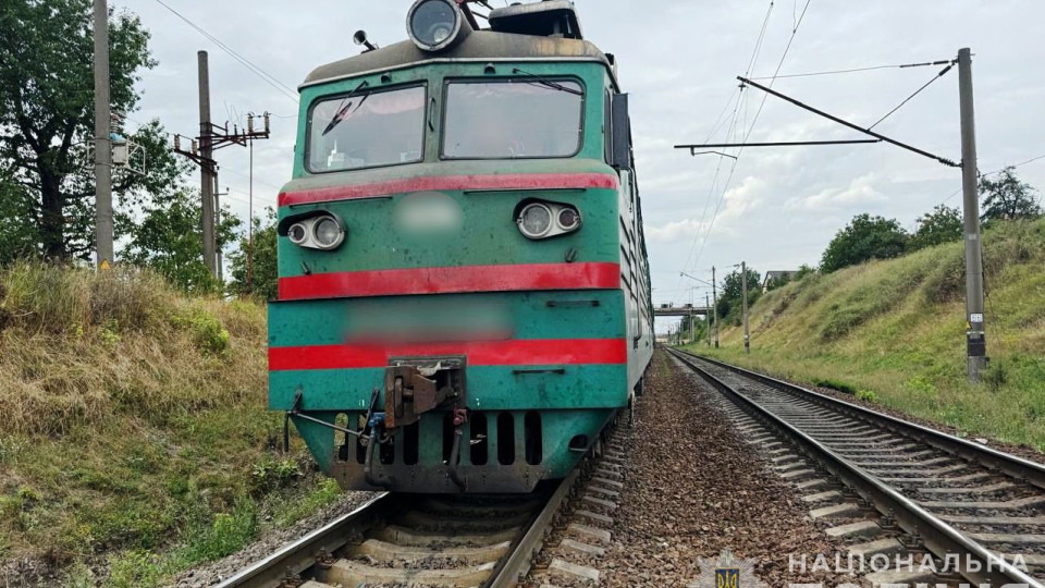 В Виннице грузовой поезд сбил 82-летнюю женщину