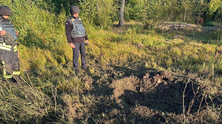 На границе Ровенской области сдетонировали мины: есть пострадавший