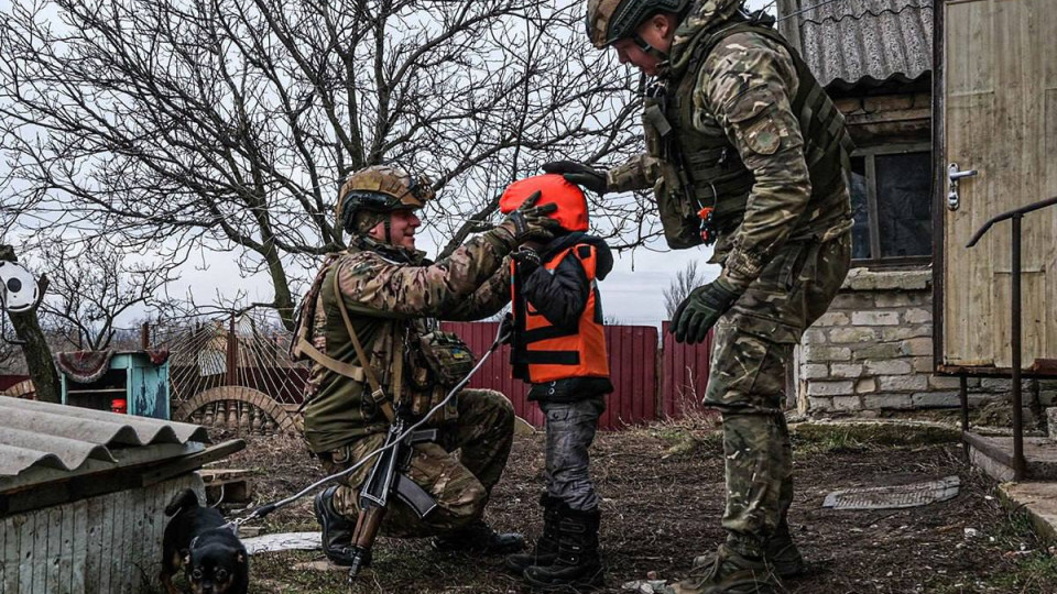 З окремих районів Донеччини проводитимуть евакуацію в примусовий спосіб дітей із їхніми батьками