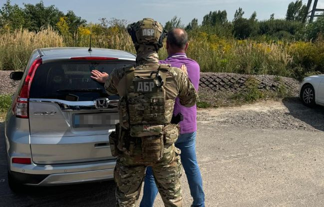 На Львівщині посадовці Держпродспоживслужби організували схему поборів з підприємців-імпортерів квітів