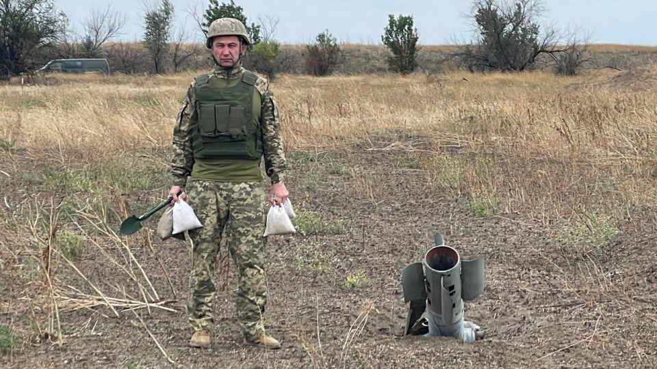 На розмінованих ділянках Миколаївщини виявили небезпечні елементи в ґрунті