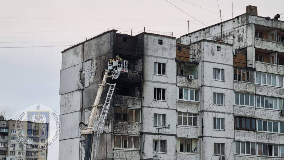 У шести районах Києва зафіксовано падіння уламків ворожих дронів