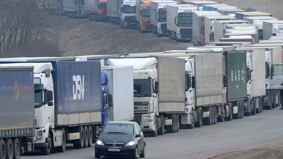 Від системи Шлях відключили понад 200 перевізників через схеми з виїздом чоловіків за кордон