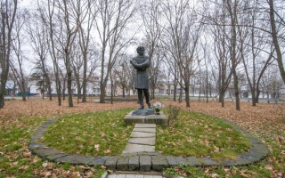 В Черкасской области демонтируют памятники Петру Чайковскому и Александру Пушкину