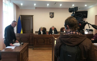 Суд доручив провести судову пожежно-технічну та електротехнічну експертизу у справі про пожежу в будинку — подробиці