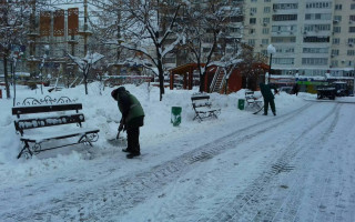 Киян попереджають про ожеледицю на дорогах до кінця доби