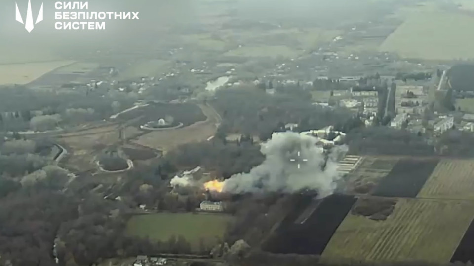 Сили безпілотних систем ЗСУ показали відео знищення командного пункту росіян у Курській області