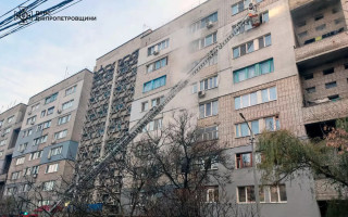 У Дніпрі сталася пожежа в квартирі багатоповерхівки – вогнеборці врятували чотирьох осіб, серед яких двоє дітей