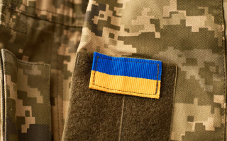 Кабмін пропонує Раді збільшити виплати родинам цивільних, які загинули, боронячи державу на початку вторгнення