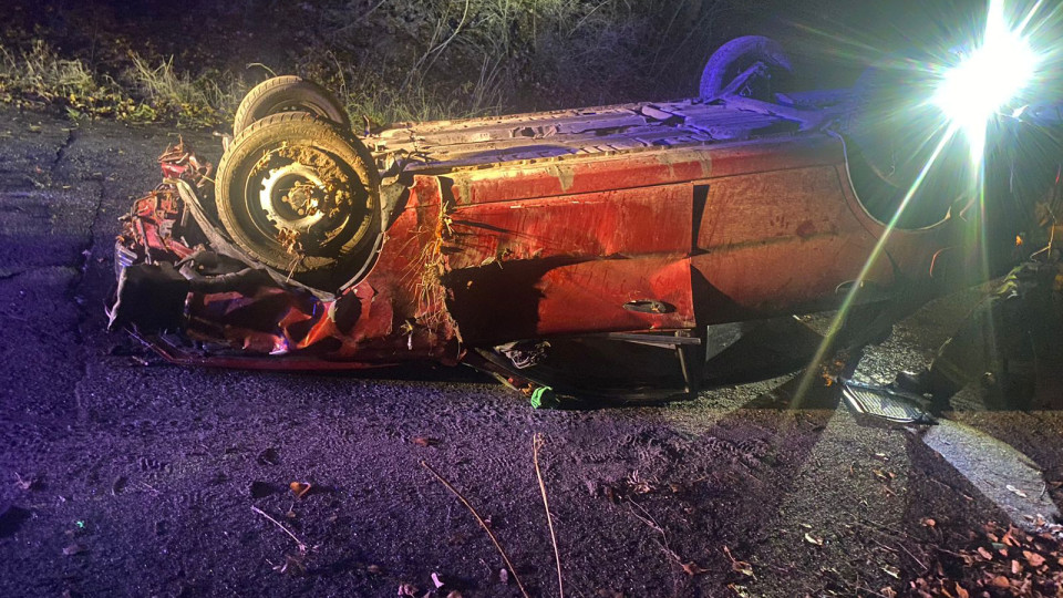 На Черкащині водійка набрала швидкість та не впоралася з керуванням — автомобіль перекинувся