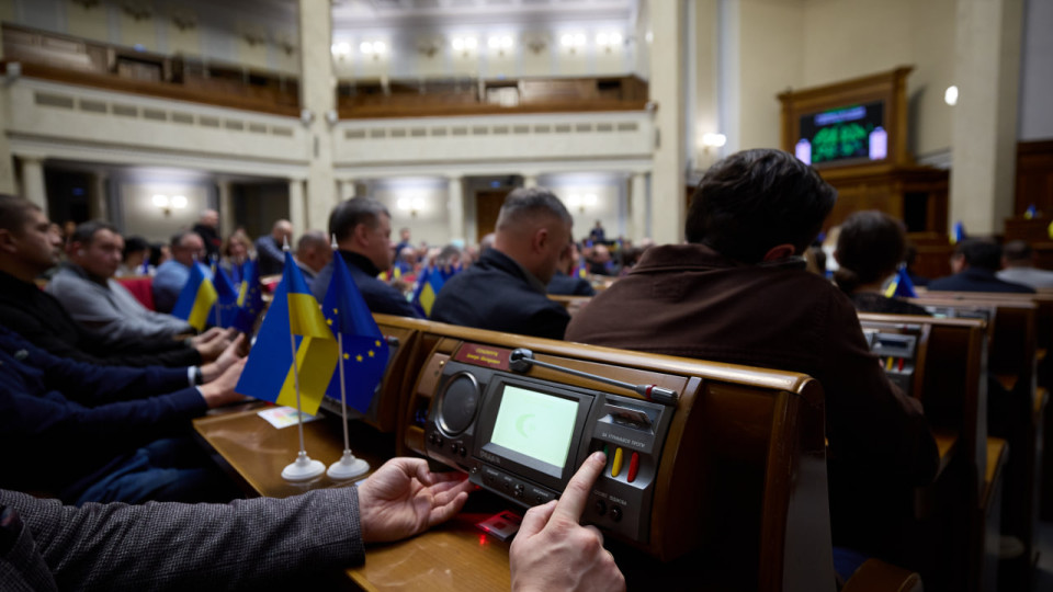 Закон об отмене повышения налогов «задним числом» не подписан, так что действующим остается закон о повышении с 1 октября