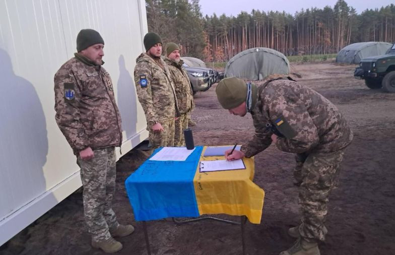 Посол повідомив, скільки заяв вже подали до Українського легіону у Польщі