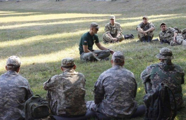 Військовослужбовці зі зброєю покинули позиції – командування знайшло винного, але суд не погодився