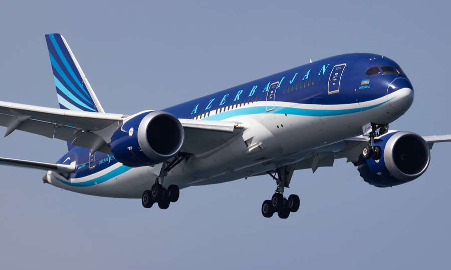 Катастрофа літака в Актау — Azerbaijan Airlines призупинила рейси до 10 міст РФ