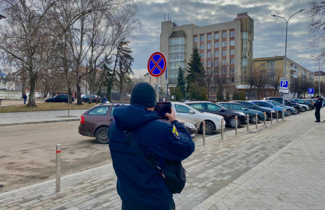 Водитель, осуществивший стоянку автомобиля, не может нести ответственность за нарушение правил остановки – Верховный Суд