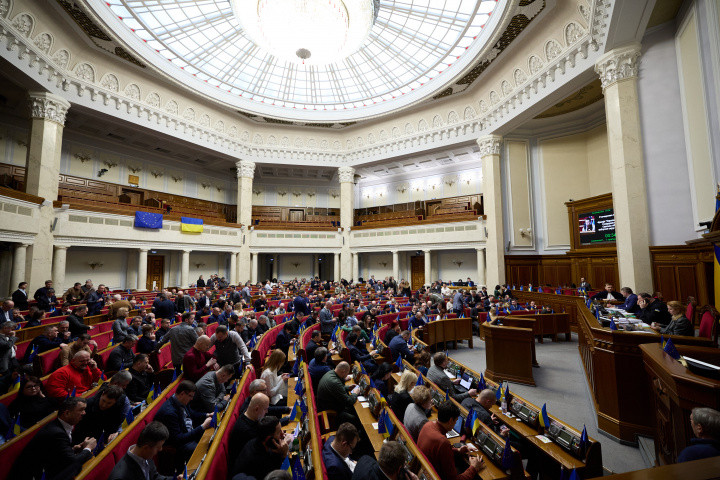 У Раді зареєстрували пʼять проектів постанов, якими зупинено підписання спікером закону про скасування Господарського кодексу