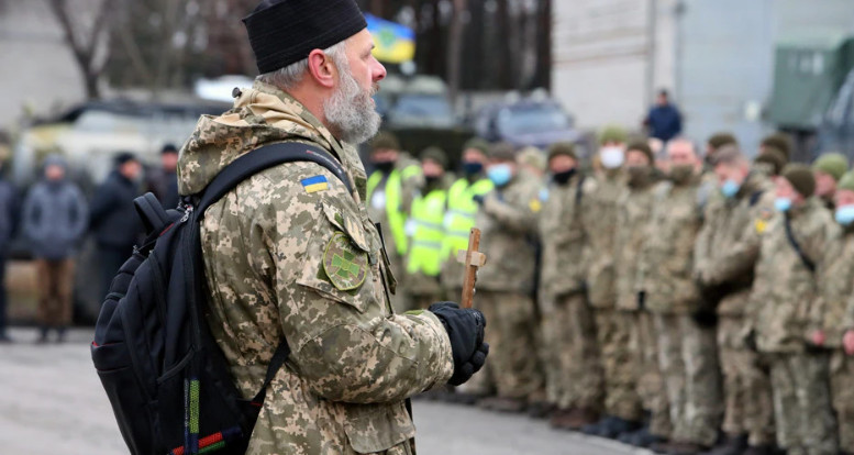 Уряд збільшив термін укладання контракту для військових капеланів